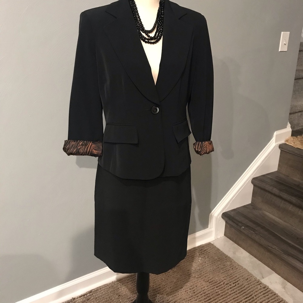 Harvé Bernard by Bernard Holtzman Black Suit